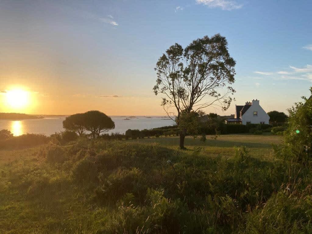 Kermartin - Maison De Famille Avec Vue Sur La Baie De Morlaix Plouézocʼh Buitenkant foto