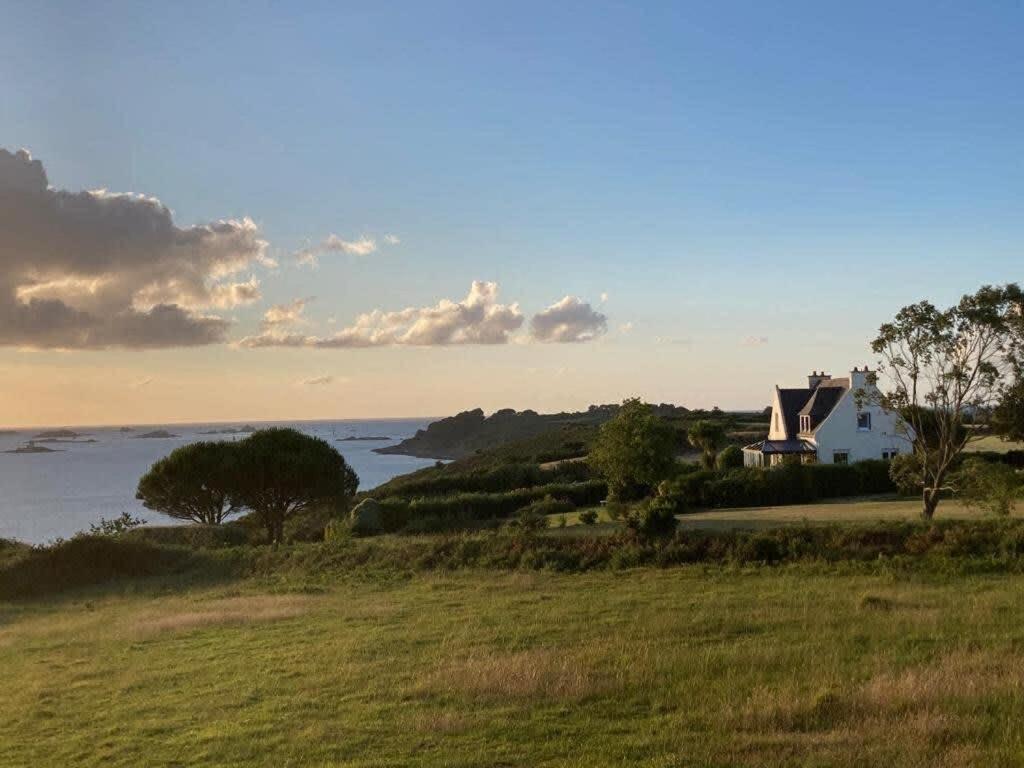 Kermartin - Maison De Famille Avec Vue Sur La Baie De Morlaix Plouézocʼh Buitenkant foto